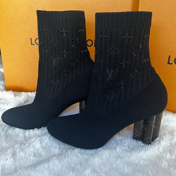 Louis Vuitton Silhouette Ankle Boot. Size 39 (fits size 8) - Picture 3 of 10